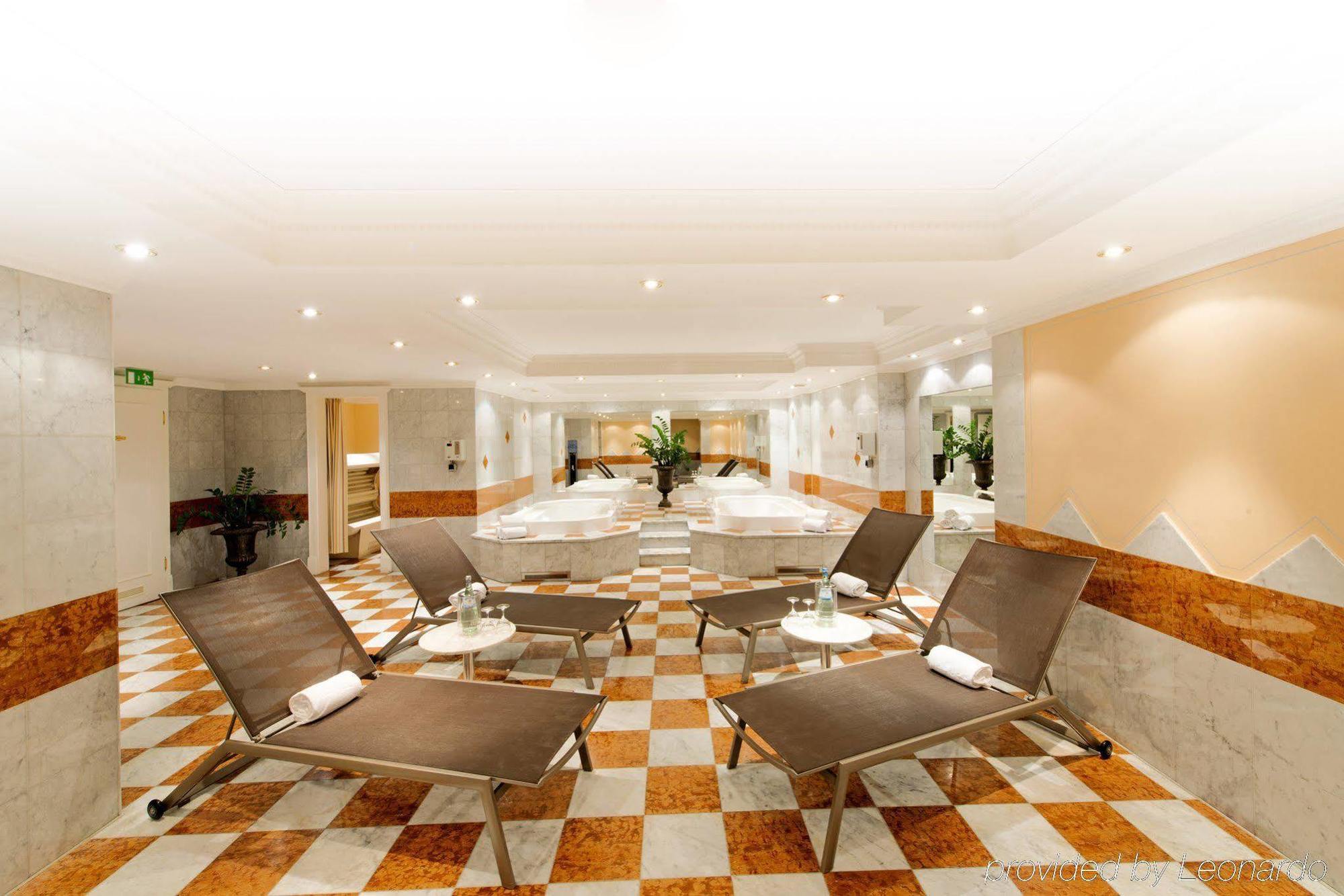Dormero Hotel Halle Галль Экстерьер фото