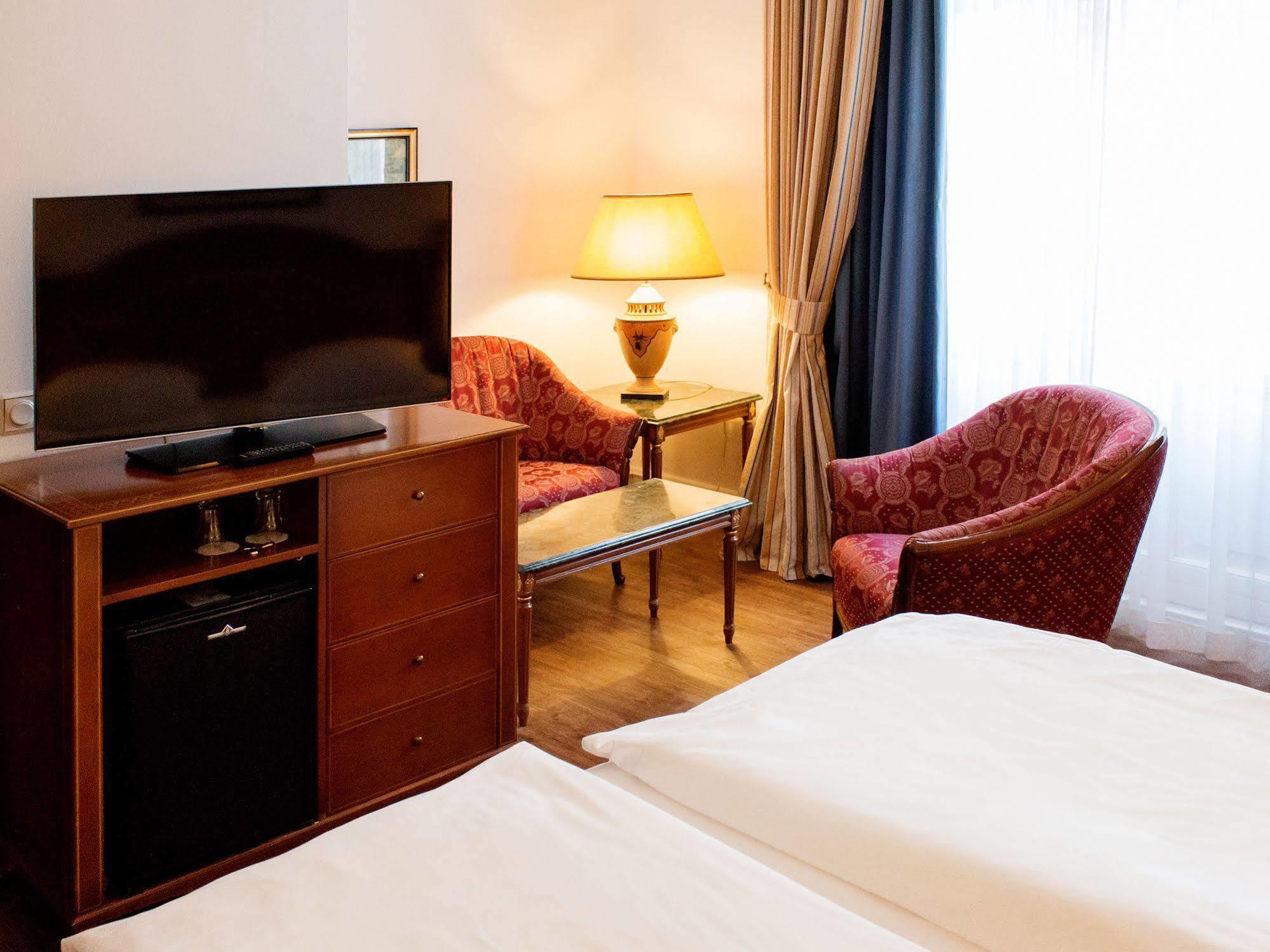 Dormero Hotel Halle Галль Экстерьер фото